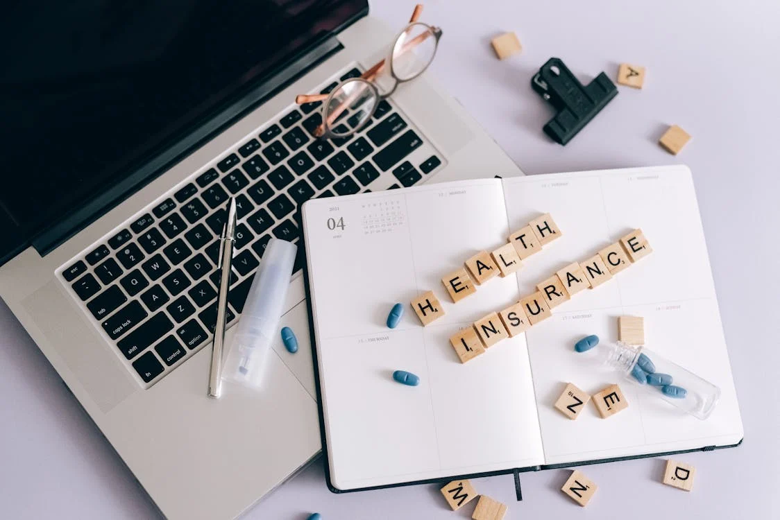 Calendar showing open enrollment period for health insurance